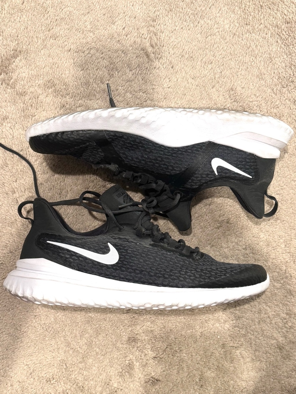 Nike Black and White Athletic Sneakers with Signature Swoosh